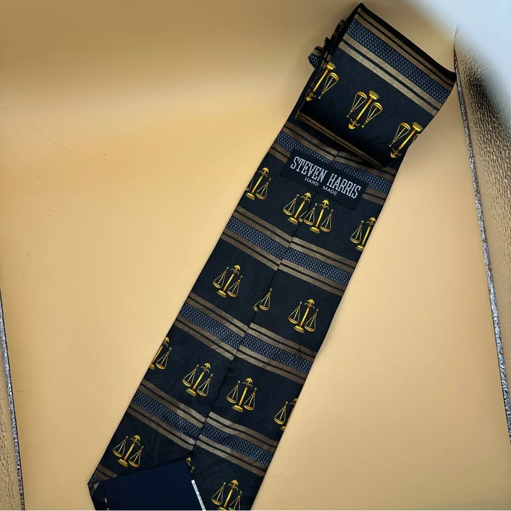 Sophisticated‎ Navy and Gold Scales Tie